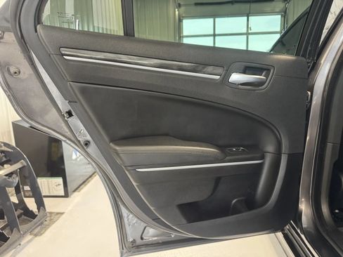 Used 2022 Chrysler 300 Touring L AWD/4WD image 12
