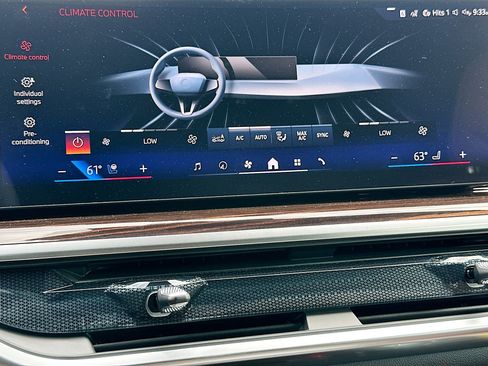 New 2026 BMW X5 xDrive50e w/ Executive Package AWD/4WD image 13