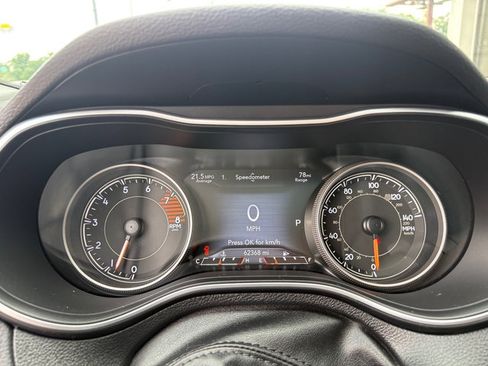 Used 2019 Jeep Cherokee Trailhawk w/ Comfort/Convenience Group AWD/4WD image 25