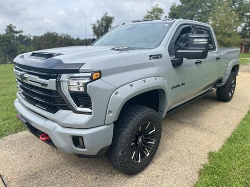 Used 2024 Chevrolet Silverado 2500 LTZ w/ LTZ Plus Package AWD/4WD image 8