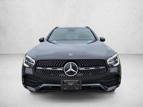 Used 2022 Mercedes-Benz GLC 300 image 2
