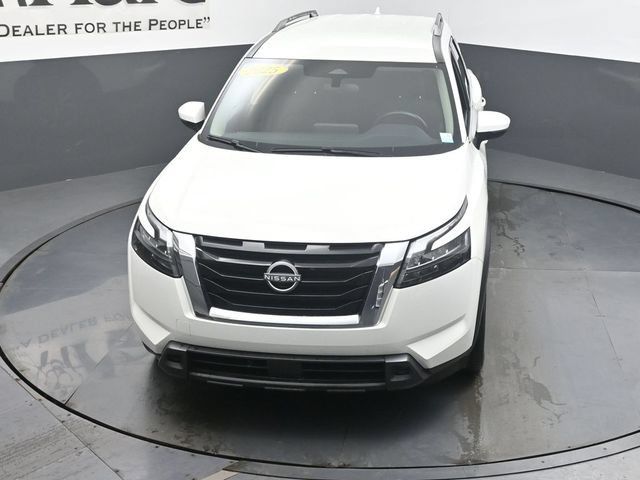 Used 2025 Nissan Pathfinder SV FWD image 64