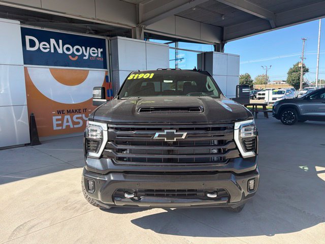 New 2026 Chevrolet Silverado 2500 High Country w/ Midnight Edition AWD/4WD image 2