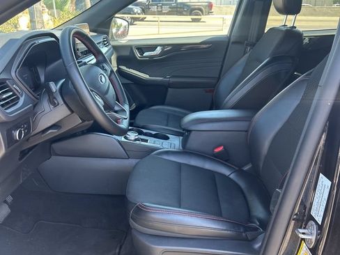 Used 2025 Ford Escape ST-Line AWD/4WD image 8