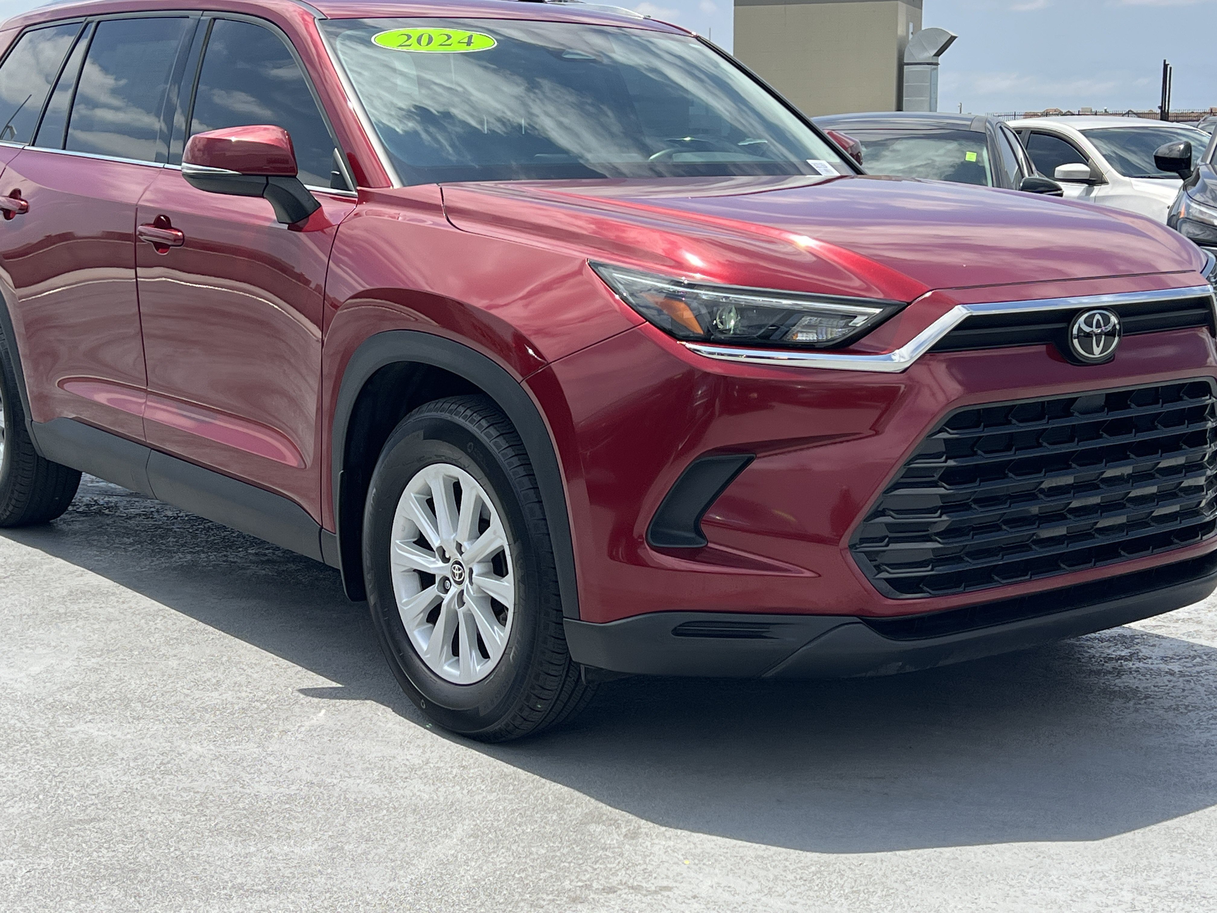 Used 2024 Toyota Grand Highlander AWD image 11