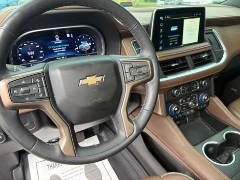 Used 2023 Chevrolet Suburban High Country w/ Premium Package 2 AWD/4WD image 28