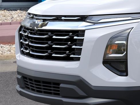 New 2026 Chevrolet Equinox LT w/ Convenience Package II AWD/4WD image 13
