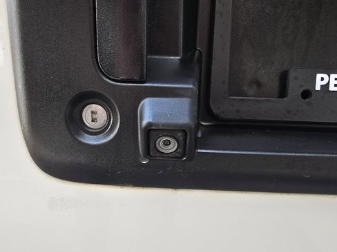 Used 2020 Chevrolet Express 2500 image 18