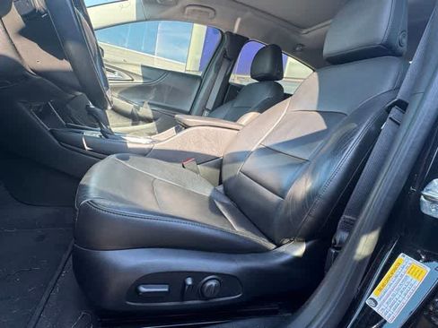 Used 2020 Chevrolet Malibu LT w/ Leather Package FWD image 17