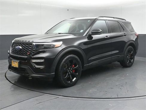 Certified 2022 Ford Explorer ST w/ Equipment Group 401A image 3