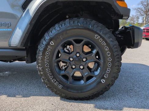 Used 2023 Jeep Wrangler Unlimited w/ Cold Weather Group image 10