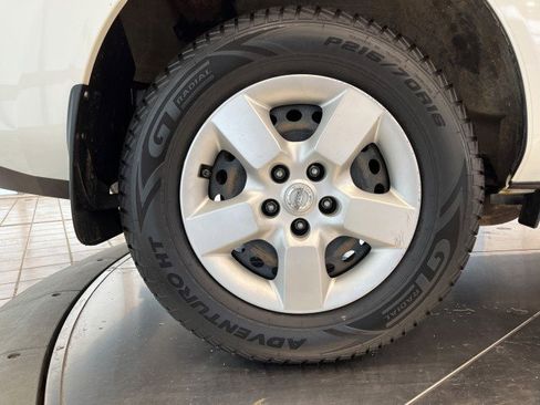 Used 2014 Nissan Rogue S image 37