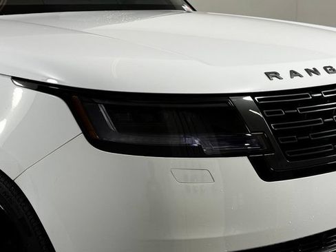 Used 2025 Land Rover Range Rover SE AWD/4WD image 14
