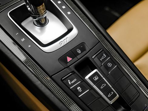 Used 2017 Porsche 911 Turbo image 58