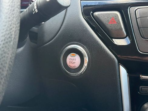 Used 2019 Nissan Pathfinder S image 33