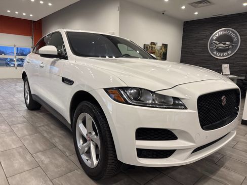 Used 2020 Jaguar F-PACE Premium image 2