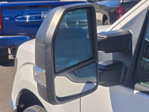 Used 2013 Ford F150 XLT w/ Mid Equipment Group AWD/4WD image 12