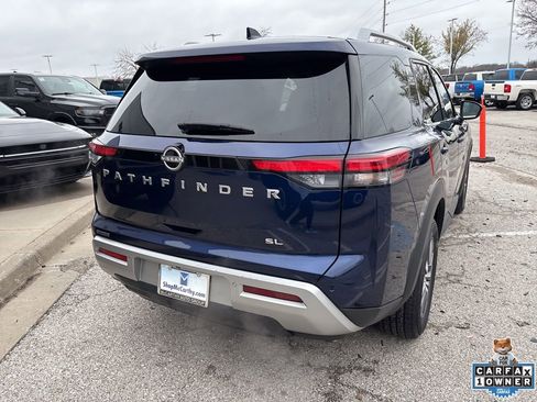 Used 2025 Nissan Pathfinder SL FWD image 28