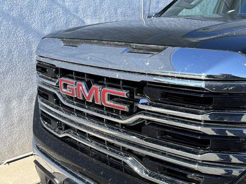 Used 2024 GMC Sierra 1500 SLT image 8