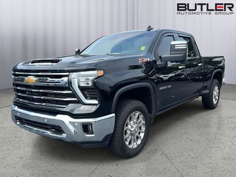 Used 2025 Chevrolet Silverado 2500 LTZ w/ LTZ Convenience Package AWD/4WD image 1