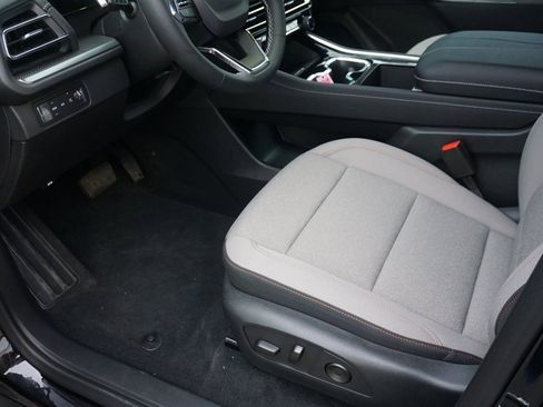 Used 2025 Chevrolet Traverse LT w/ LPO, Floor Liner Package image 25
