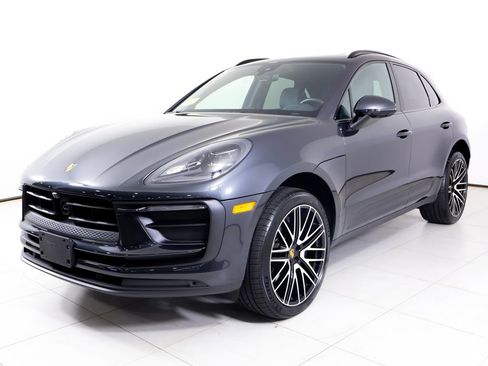 Certified 2026 Porsche Macan AWD/4WD image 1