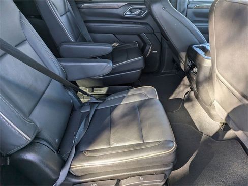 Used 2023 Chevrolet Suburban Premier image 30