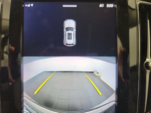 Used 2022 Volvo XC60 B5 Inscription w/ Climate Package image 22