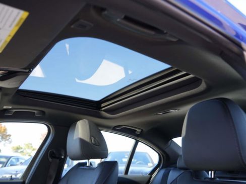 Used 2023 BMW M340i image 18