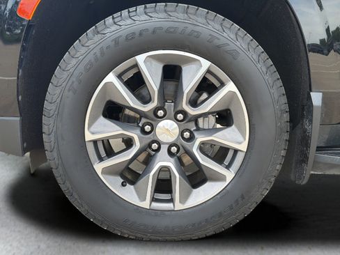 Used 2021 Chevrolet Suburban LT w/ LT Signature Package AWD/4WD image 33
