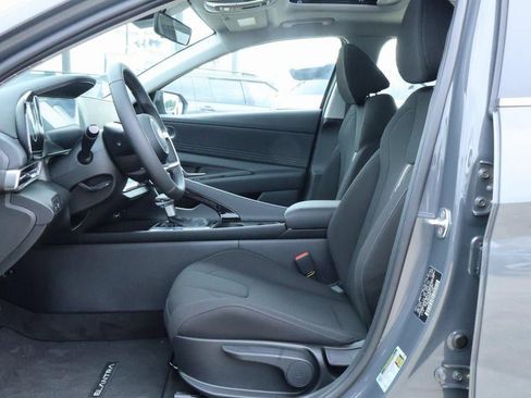 New 2025 Hyundai Elantra SEL image 7