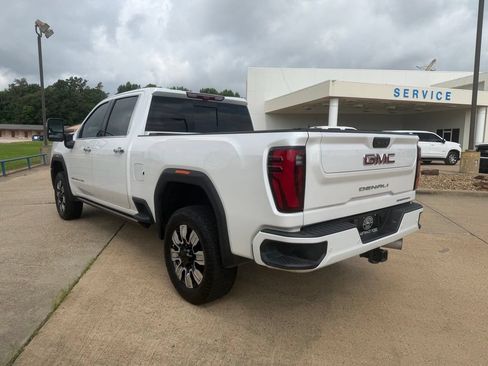 Used 2024 GMC Sierra 2500 Denali w/ Denali Reserve Package AWD/4WD image 3
