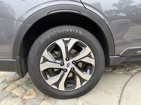 Used 2022 Subaru Outback Touring w/ Popular Package #2 image 9