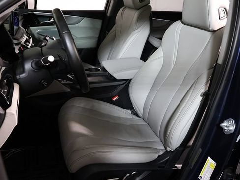 Certified 2025 Acura MDX SH-AWD w/ Technology Package image 4