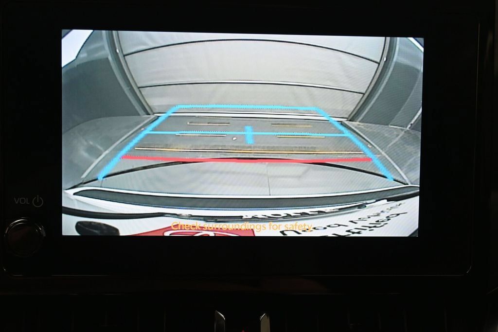 Used 2024 Toyota Corolla LE w/ LE Convenience Package FWD image 19