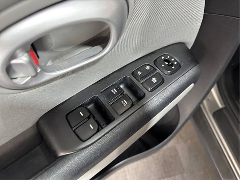 Used 2014 Kia Soul FWD image 29
