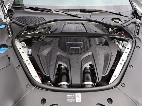 Used 2025 Porsche Panamera 4 image 28