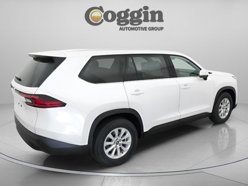 New 2026 Toyota Grand Highlander FWD image 18