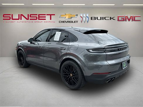 Certified 2024 Porsche Cayenne Coupe AWD/4WD image 6
