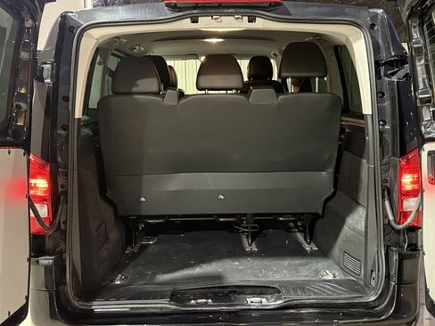 Used 2018 Mercedes-Benz Metris Passenger image 25