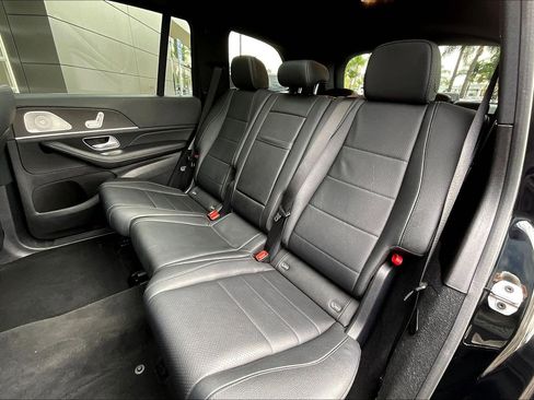 Used 2024 Mercedes-Benz GLS 450 4MATIC image 26