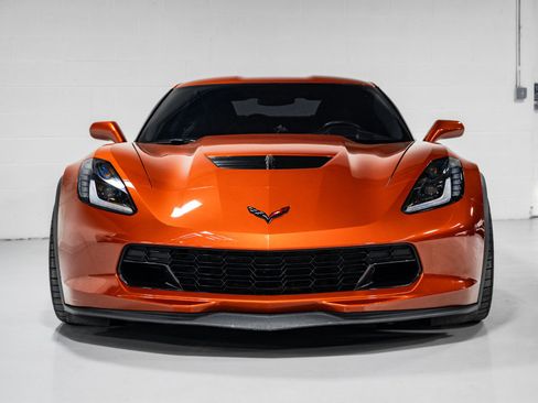 Used 2015 Chevrolet Corvette Z06 w/ Battery Protection Package image 8
