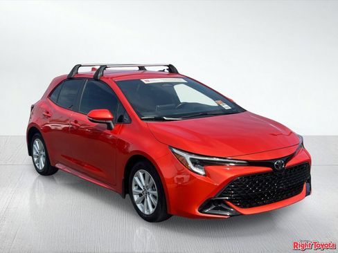 Certified 2025 Toyota Corolla SE FWD image 8