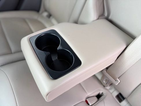 Used 2022 Lincoln Corsair AWD w/ Premium Package image 16