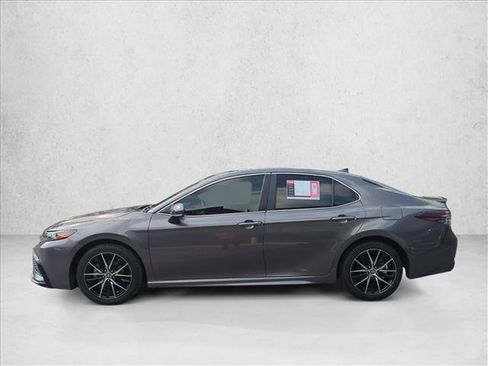 Used 2024 Toyota Camry SE image 8