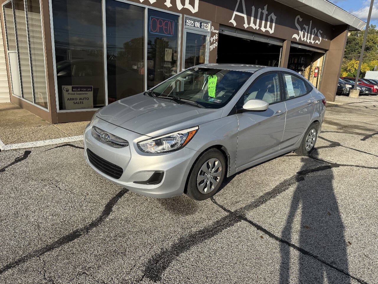 Used 2017 Hyundai Accent SE FWD image 2