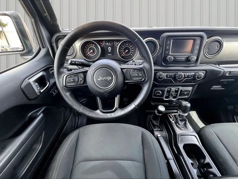 Used 2018 Jeep Wrangler Unlimited Sport S AWD/4WD image 2