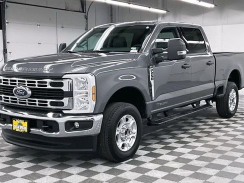 Used 2025 Ford F250 XLT AWD/4WD image 11