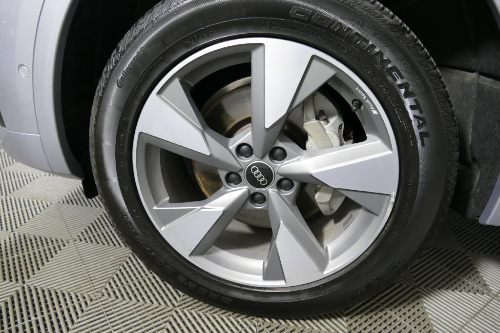 Used 2023 Audi Q5 Prestige AWD/4WD image 9