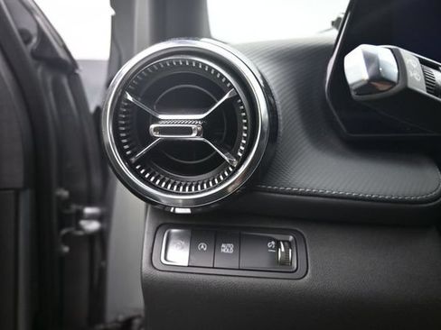 Used 2025 Chevrolet Equinox LT FWD image 13